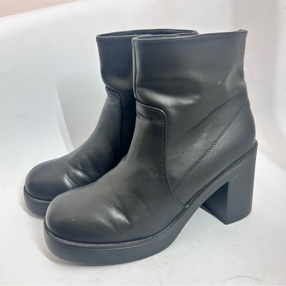 MIA McKenna Y2K Chunky Platform Black Heeled Ankle Boots Size 8 Vegan Leather - Picture 3 of 11